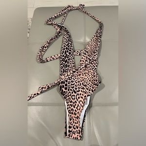 Super sexy 1 piece leopard print